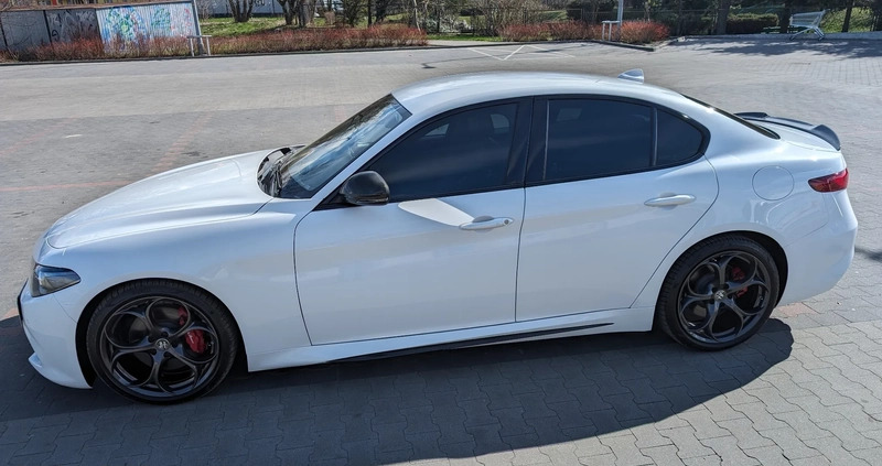 łódzkie Alfa Romeo Giulia cena 133000 przebieg: 57000, rok produkcji 2019 z Zawiercie